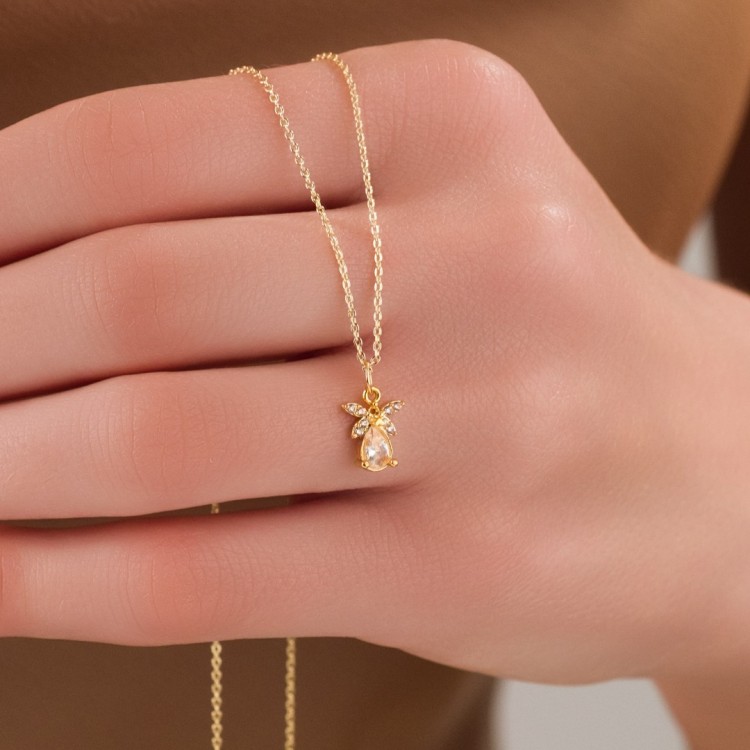 Ateş Böceği Figürlü Minimal Çelik Kolye, Kararmaz Gold Renk | Toptan Zarif Takı Modeli Ateş Böceği Figürlü Minimal Çelik Kolye, Kararmaz Gold Renk | Toptan Zarif Takı Modeli