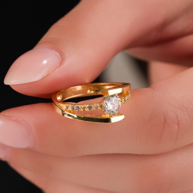 Zirkon Taşlı Çelik Tek Taş Alyans, Kararmaz Altın Renk, Parlak ve Zarif Model | Toptan Çelik Yüzük 18 Numara / 19 mm Zirkon Taşlı Çelik Tek Taş Alyans, Kararmaz Altın Renk, Parlak ve Zarif Model | Toptan Çelik Yüzük 18 Numara / 19 mm