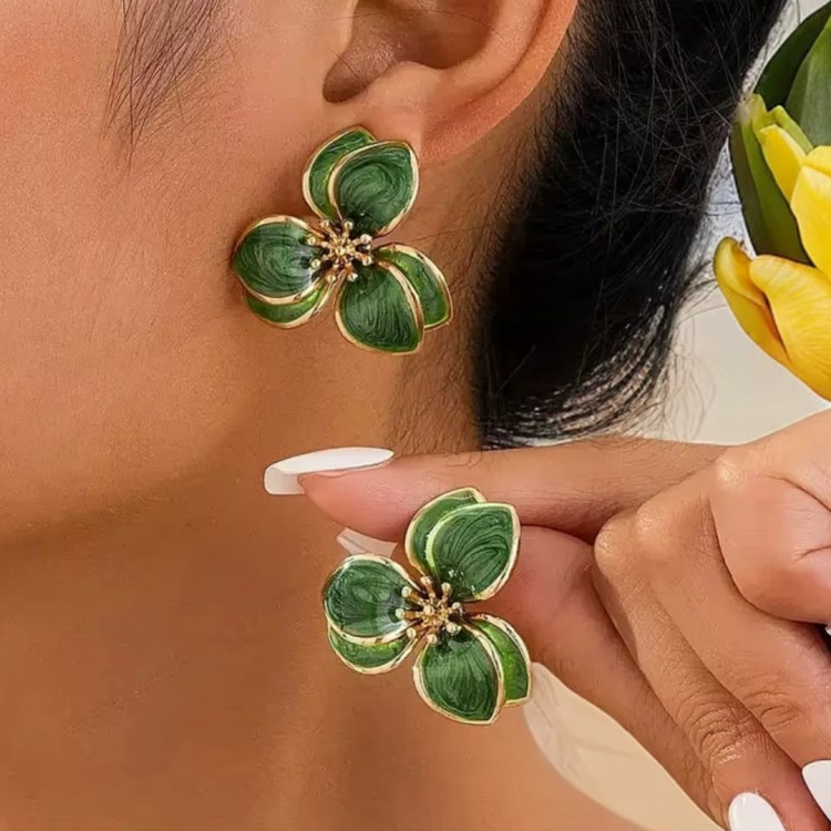 Büyük Çiçek Model Küpe, Sedefli Yeşil Renk & Gold Detaylı, Kararmaz Antialerjik Büyük Çiçek Model Küpe, Sedefli Yeşil Renk & Gold Detaylı, Kararmaz Antialerjik